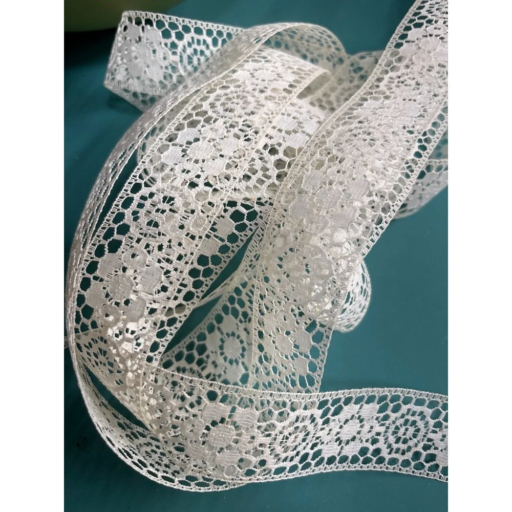 White Floral Lace Trim Ribbon 1.5 Inches Wide‎ For Sewing Crafts & Decoration